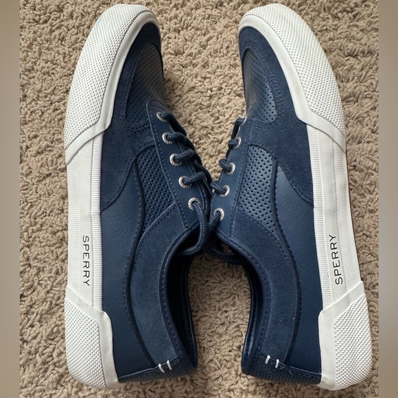 Sperry Men's Dark Blue Boat Shoes ๐ - Picture 4 of 8